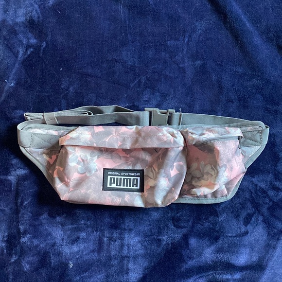 Puma Handbags - NWOT puma hip pack